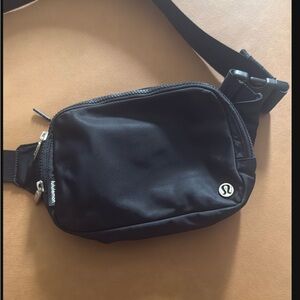 lululemon athletica Men's Black Belt Bag